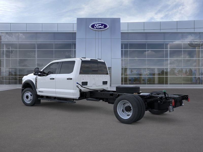 2025 Ford F-550 photo 4