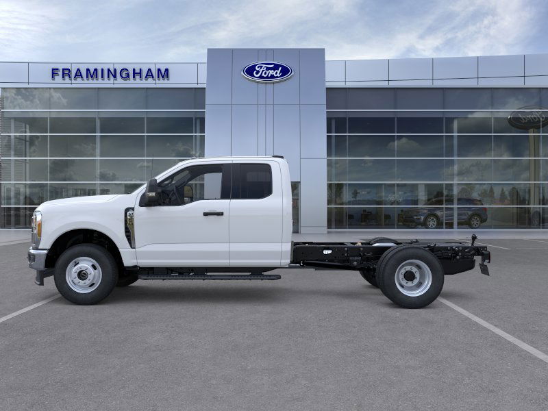 2025 Ford F-350 photo 3