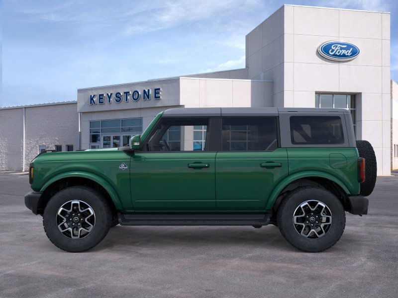 2025 Ford Bronco Outer Banks photo 3