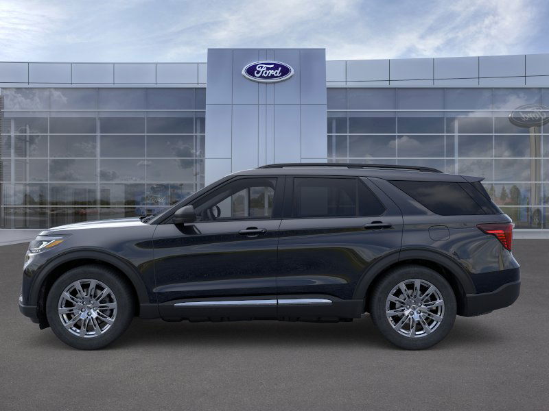 2025 Ford Explorer photo 2