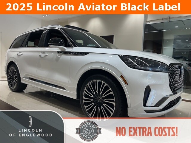 2025 Lincoln Aviator Black Label's photo