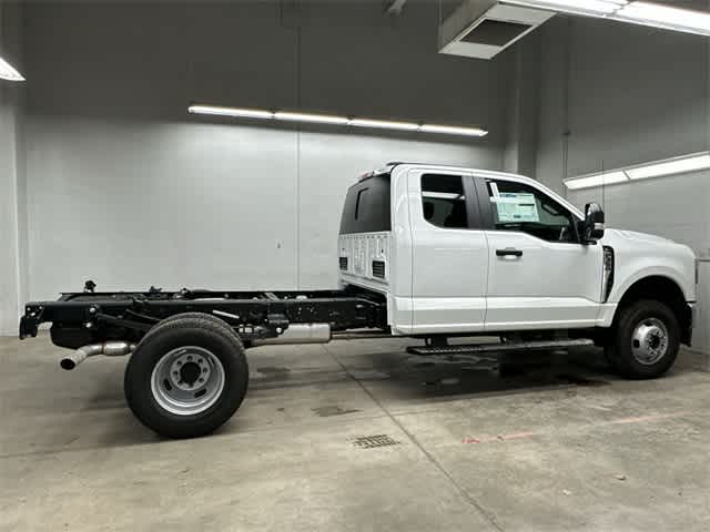 Thumbnail: 2025 Ford Econoline - 29