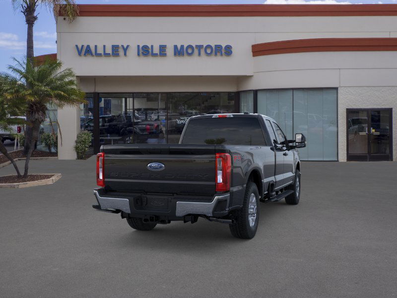 2025 Ford F-350 Super Duty XLT - Photo 8