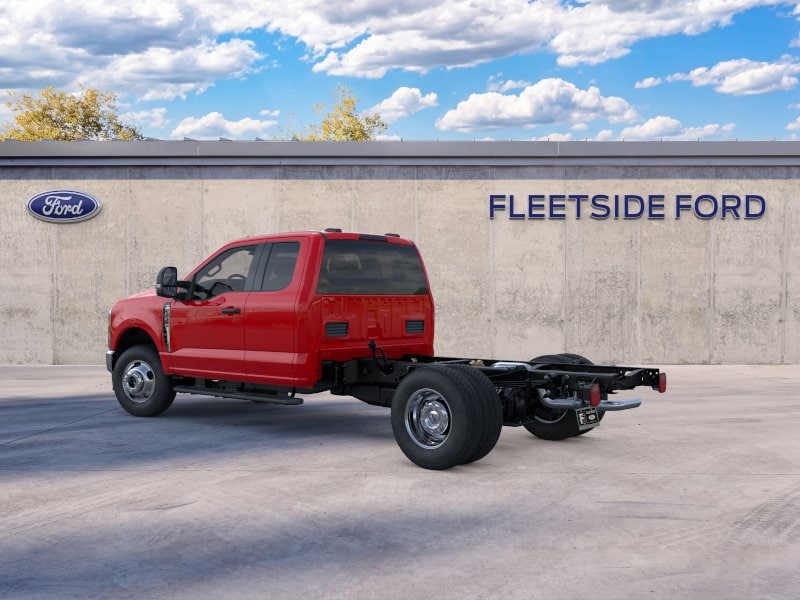 2025 Ford F-350 Super Duty Chassis Cab XLT - Photo 26