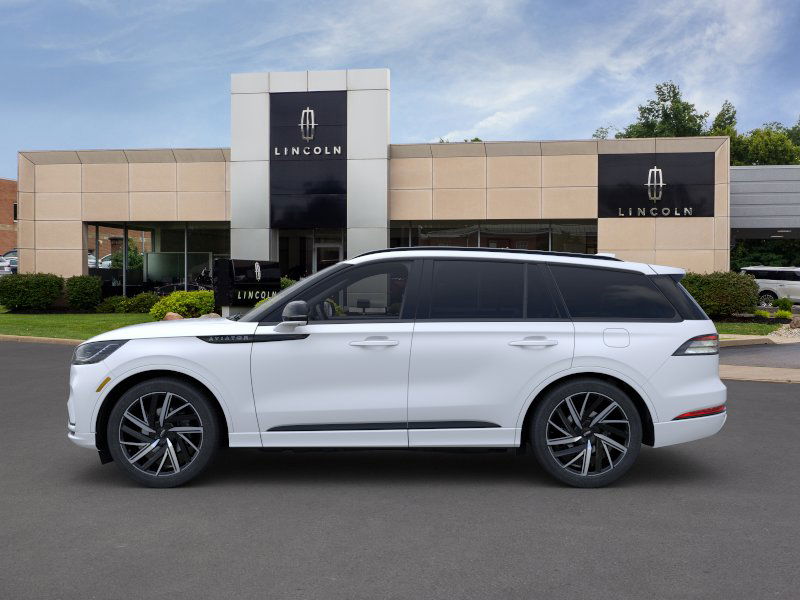 2025 Lincoln Aviator Black Label photo 3