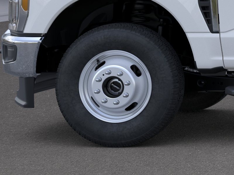 2026 Ford F-350 Super Duty Chassis Cab XL - Photo 31