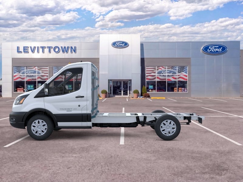 2025 Ford Transit Cutaway Base - Photo 16