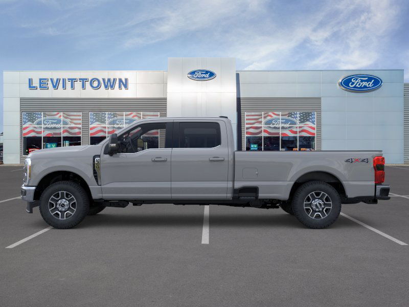 2026 Ford F-350 Lariat photo 3