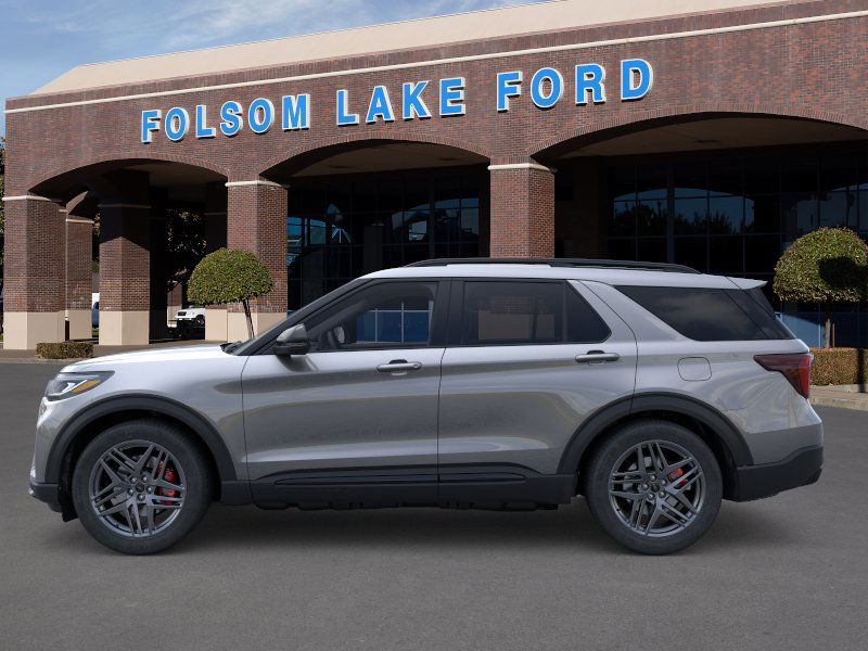 2025 Ford Explorer ST photo 4