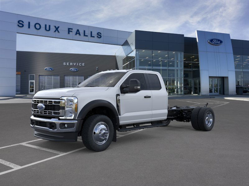2026 Ford F-550 Super Duty Chassis Cab XL's photo