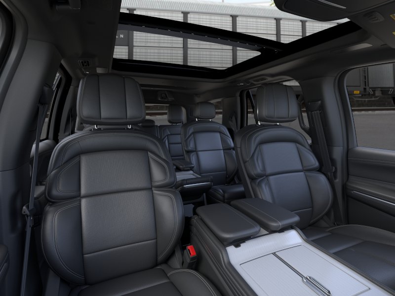 Thumbnail: 2026 Lincoln Navigator - 10