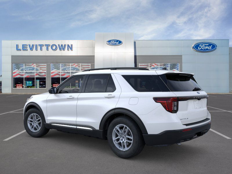 2025 Ford Explorer photo 3