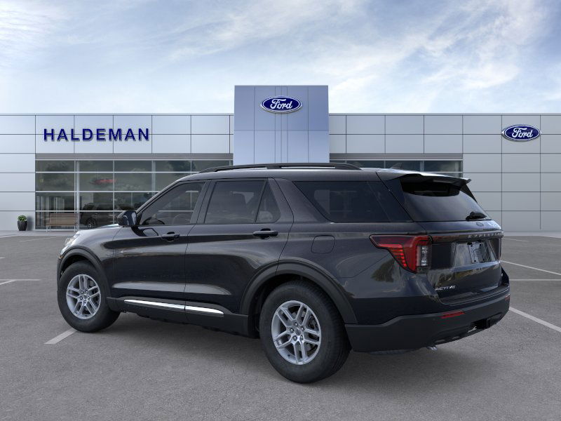 2025 Ford Explorer photo 3