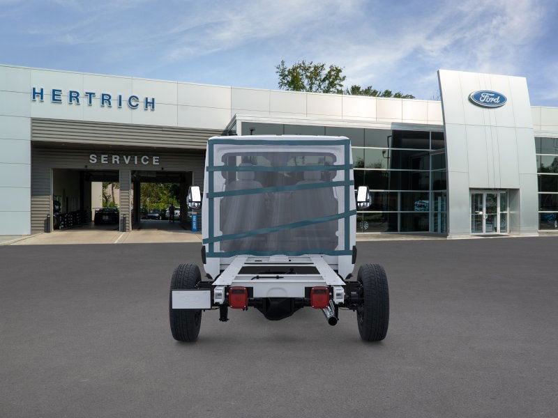 2025 Ford Transit Cutaway Base - Photo 22