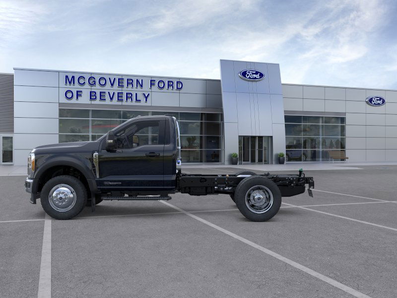 2025 Ford F-550 photo 3