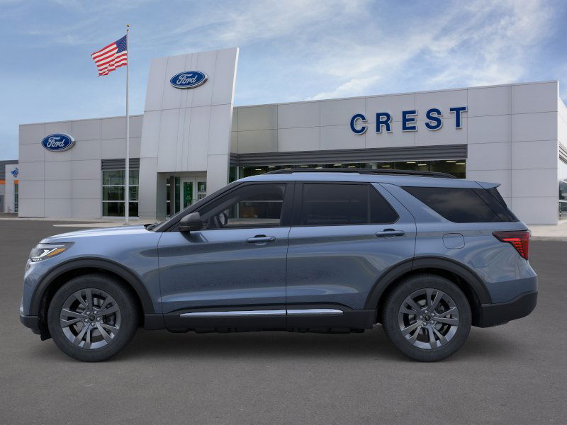 2025 Ford Explorer photo 2