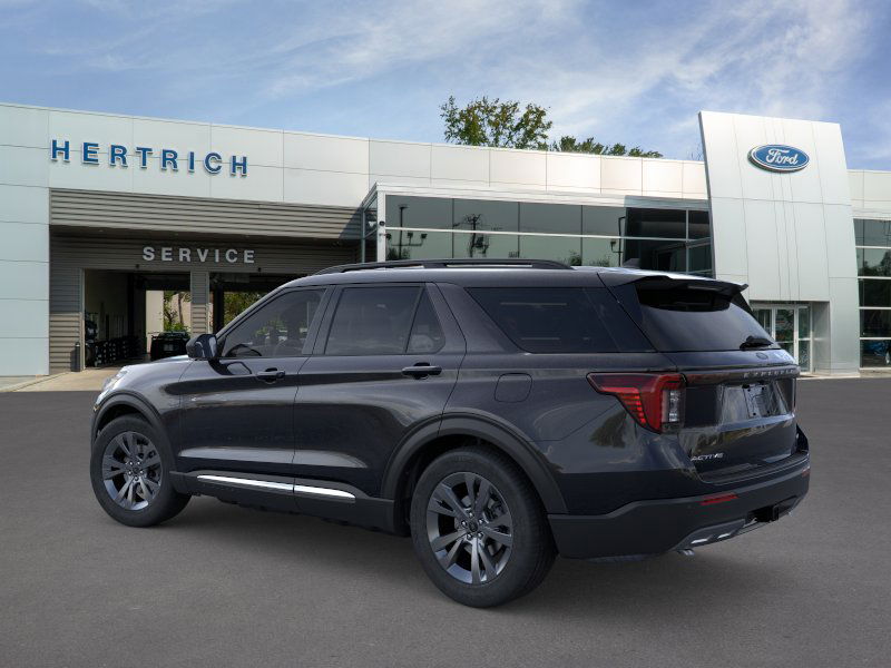 2025 Ford Explorer photo 3