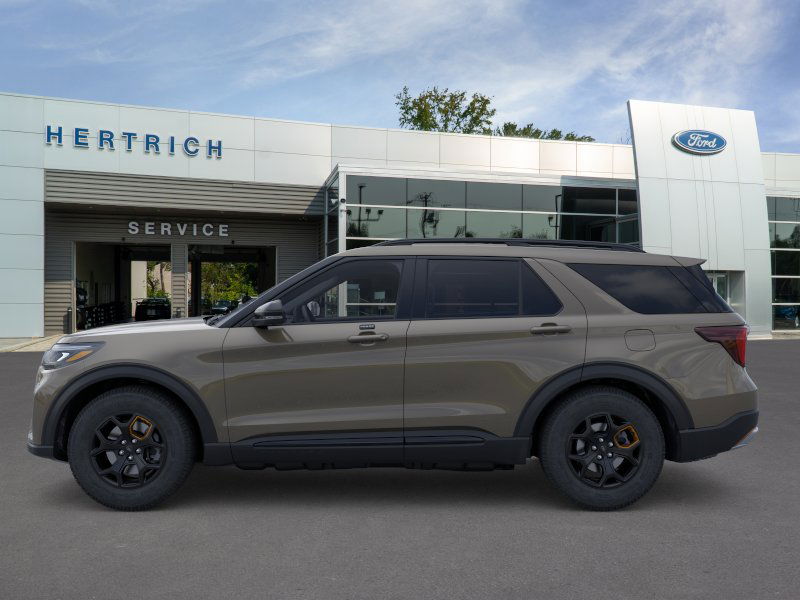 2026 Ford Explorer photo 2