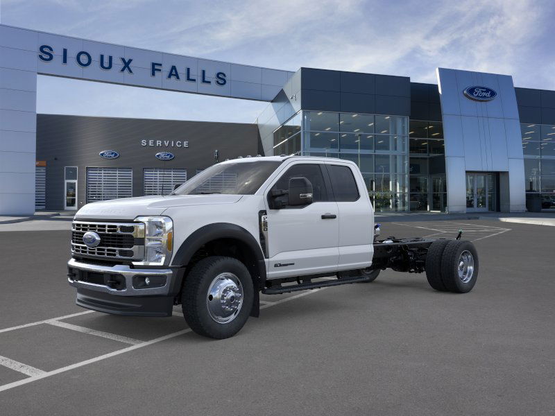 2026 Ford F-550 Super Duty Chassis Cab XL's photo