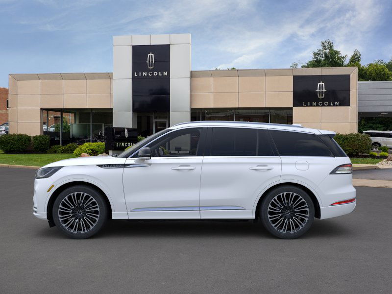 2025 Lincoln Aviator Black Label photo 3