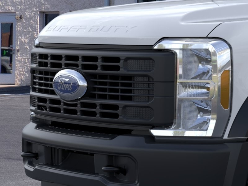 2025 Ford F-600 Super Duty Chassis Cab XL - Photo 39