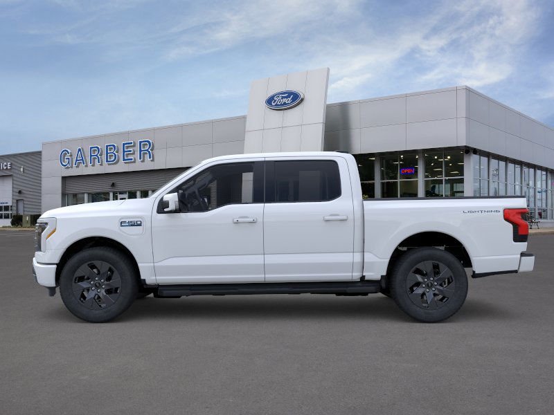 2025 Ford F-150 Lightning Lariat photo 3
