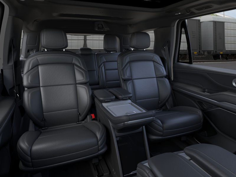 Thumbnail: 2025 Lincoln Navigator - 34