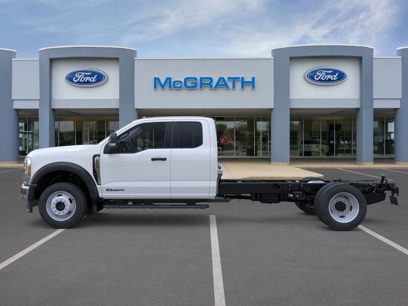 2026 Ford F-550 photo 3