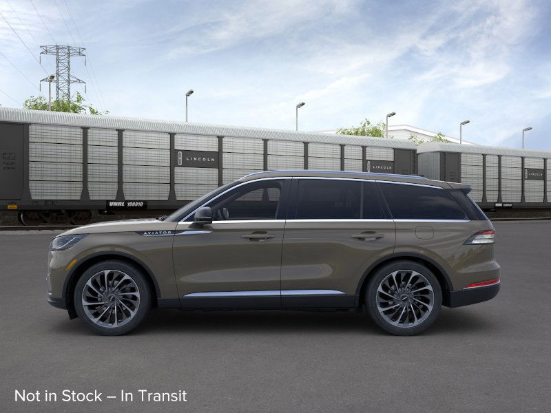 2025 Lincoln Aviator Reserve photo 2