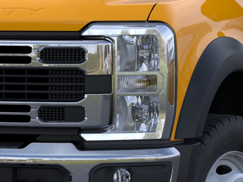 2025 Ford F-450 Super Duty Chassis Cab XLT - Photo 18