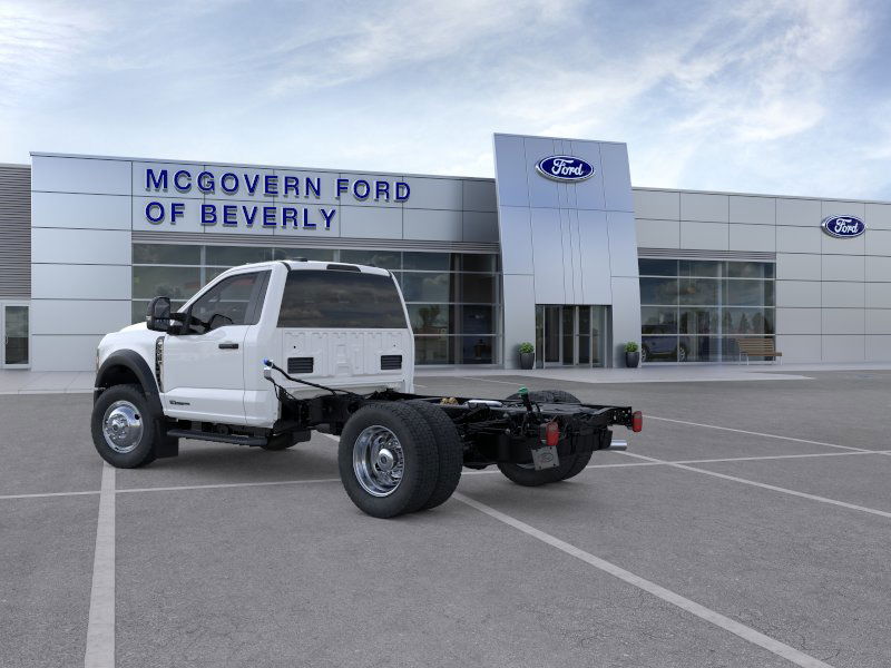 2025 Ford F-550 photo 4