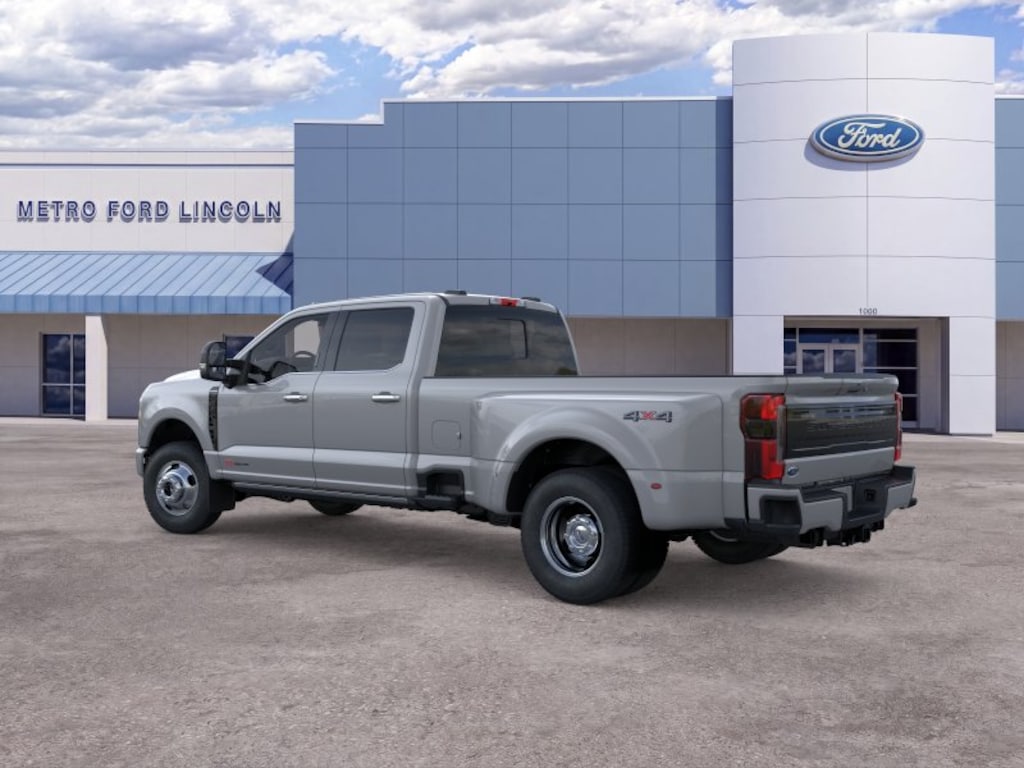 New 2026 Ford F-350 Platinum Crew Cab
