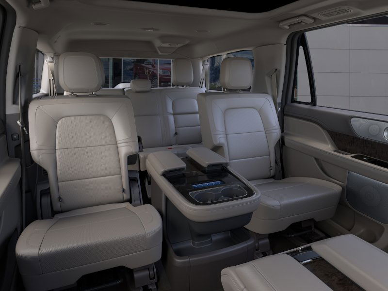 Thumbnail: 2024 Lincoln Navigator L - 41