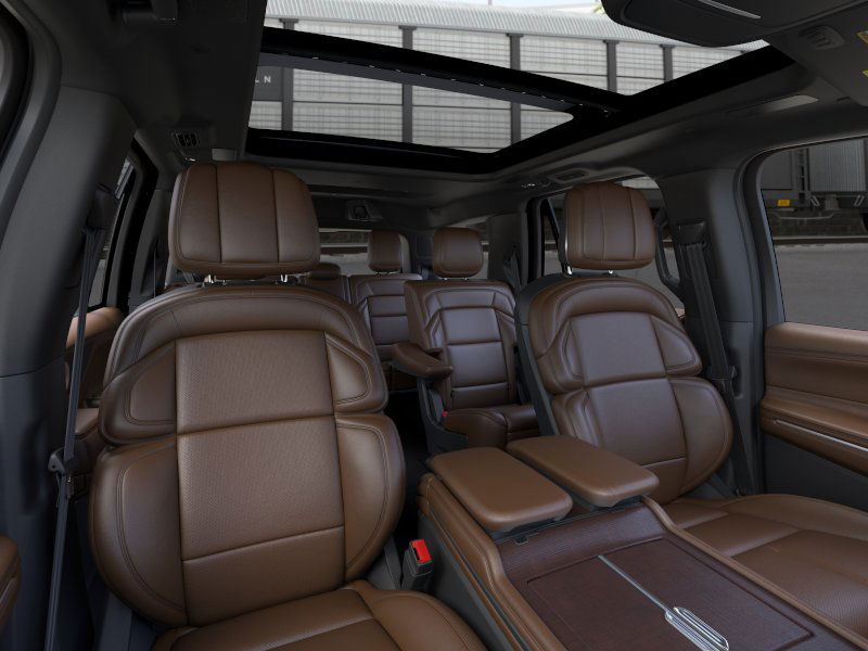 Thumbnail: 2025 Lincoln Navigator - 33