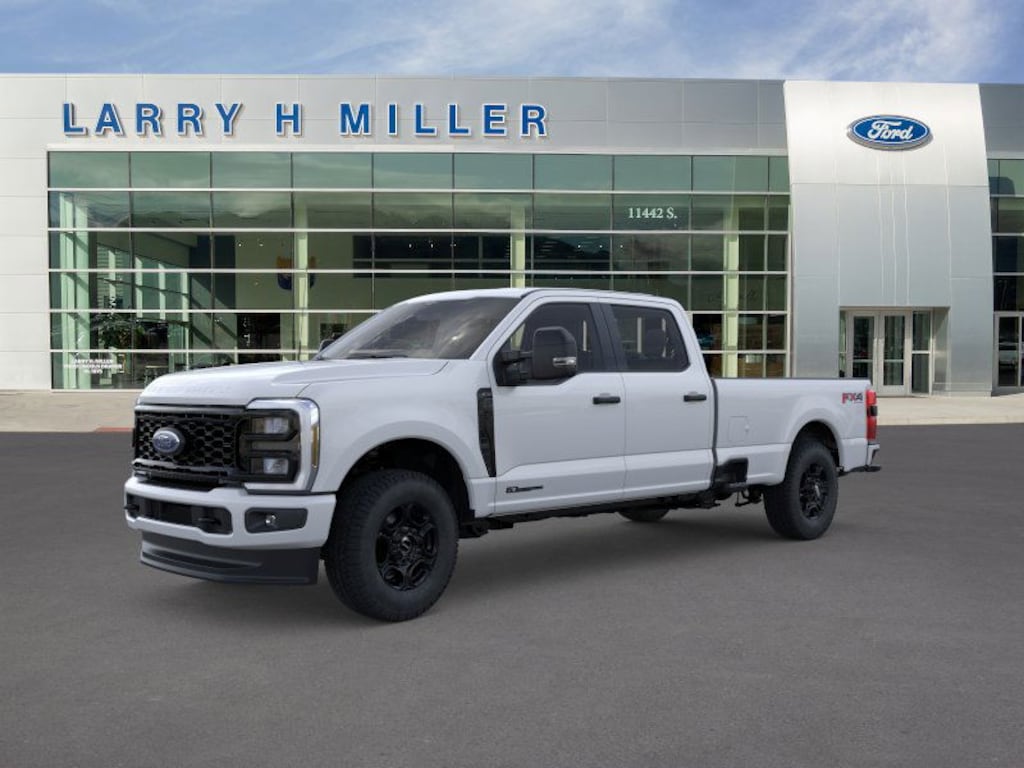 New 2026 Ford Super Duty F-350 SRW XL 4WD Crew Cab 8' Box V8 Engine