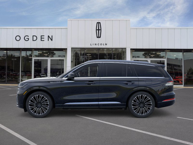 2025 Lincoln Aviator Black Label photo 3