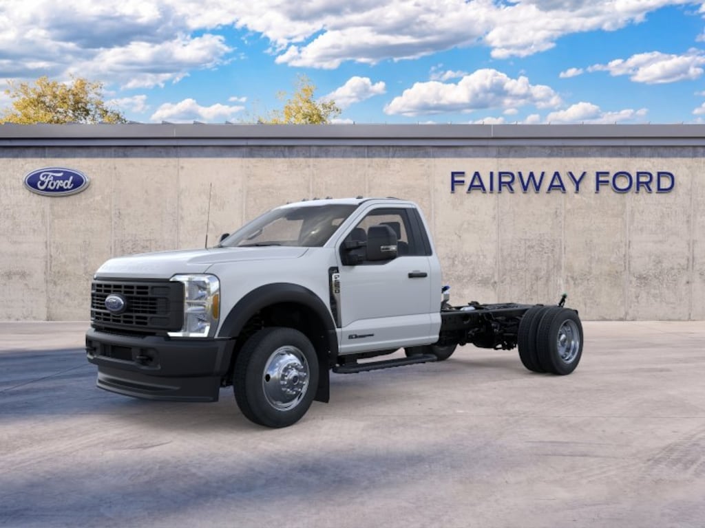 New 2025 Ford Super Duty F-550 DRW XL 4WD REG