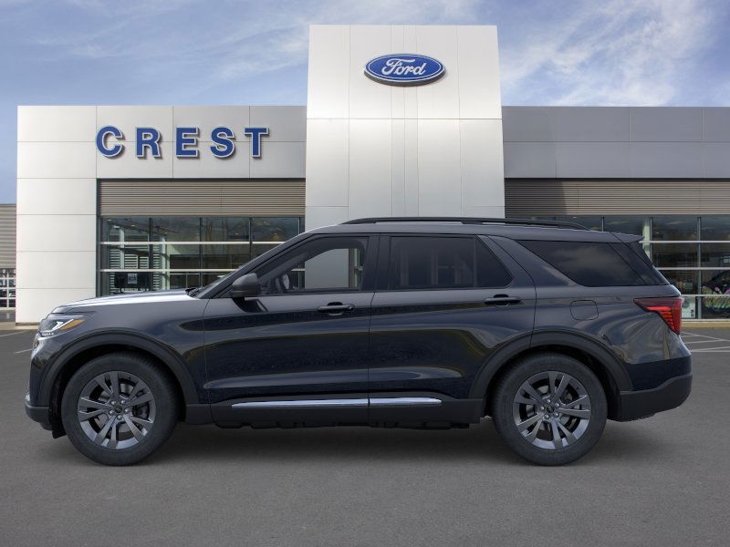 2025 Ford Explorer photo 2