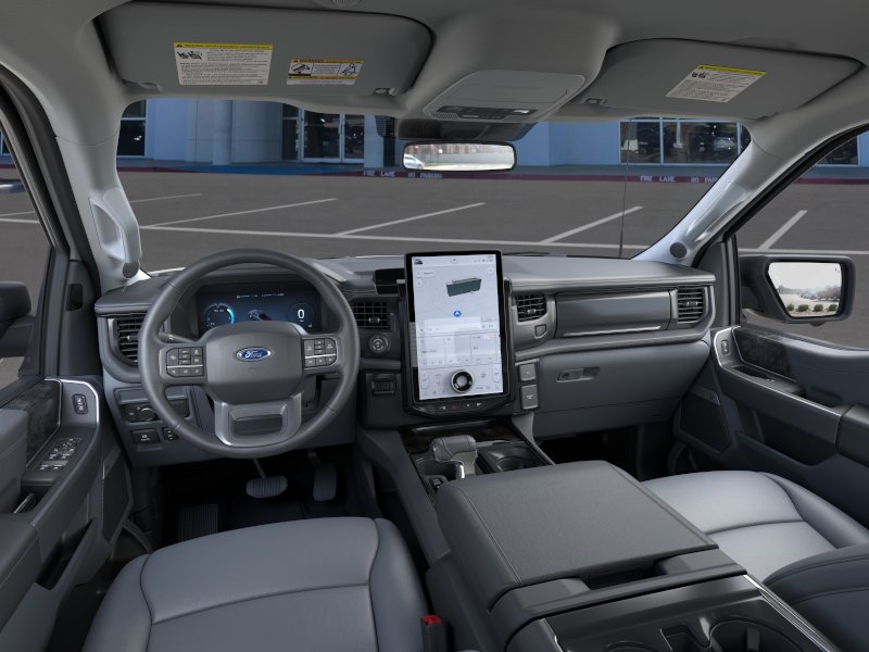 2025 Ford F-150 Lightning Flash - Photo 9