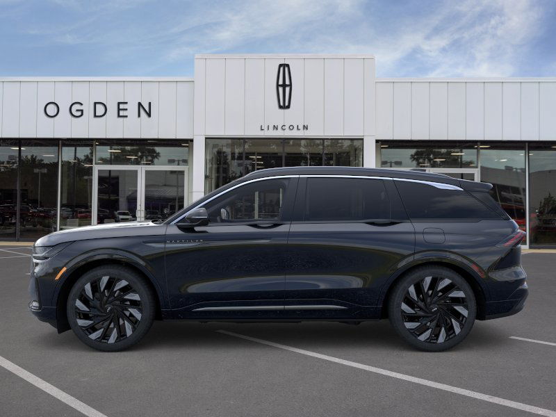 2025 Lincoln Nautilus Black Label photo 3