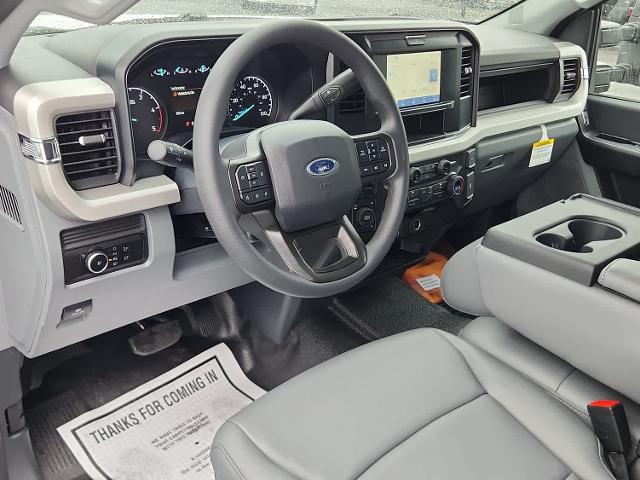 2025 Ford F-450 Super Duty Chassis Cab XL - Photo 31
