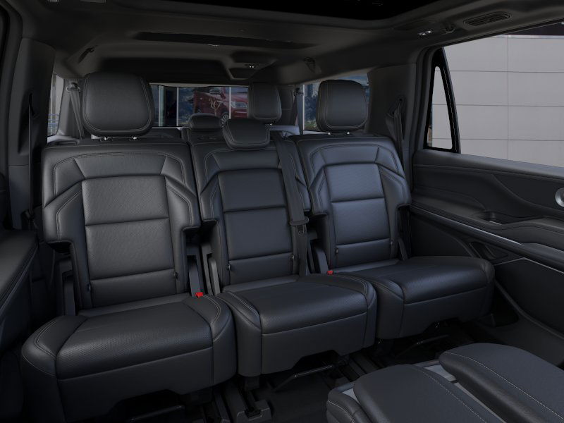 Thumbnail: 2026 Lincoln Navigator L - 41