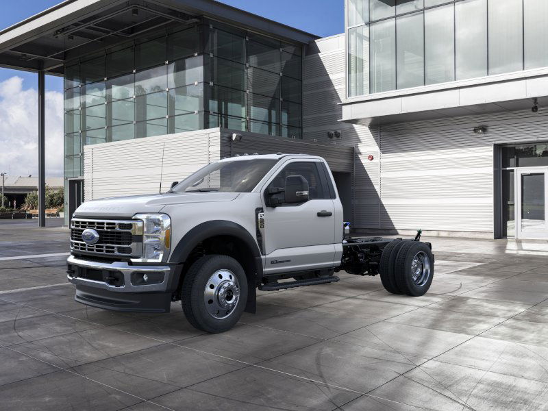 2026 Ford F-550 Super Duty Chassis Cab XLT's photo