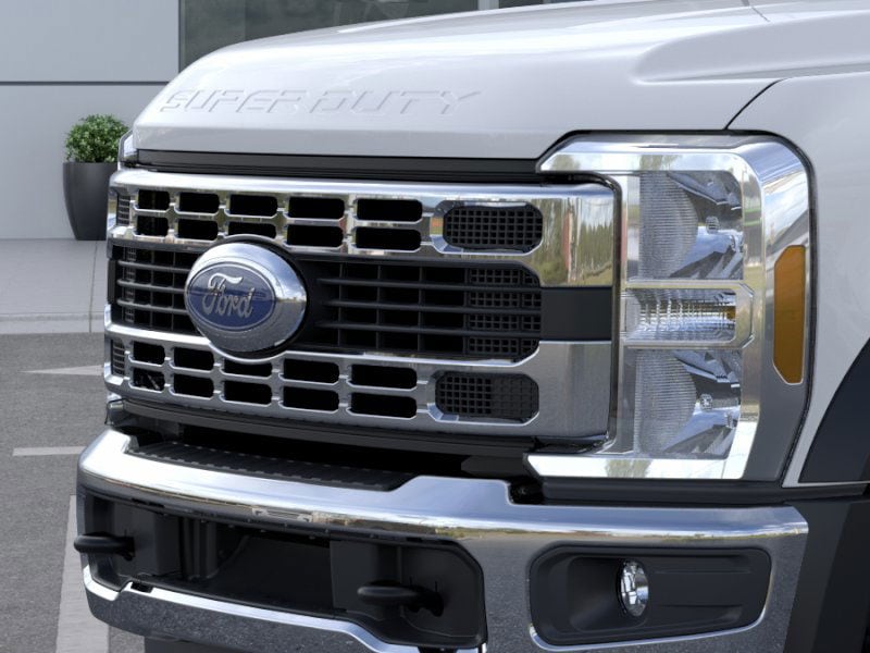 2025 Ford F-550 Super Duty Chassis Cab XL - Photo 29