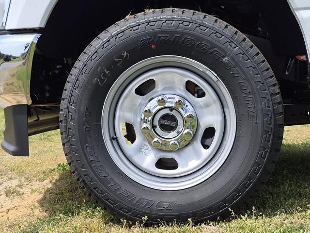 2026 Ford Super Duty F-350 SRW Chassis Cab F-350&reg; XL 4WD Crew Cab 179 WB 60 CA