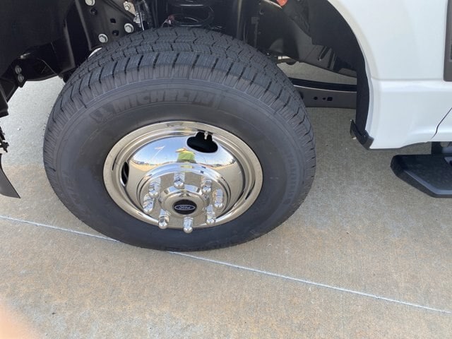 2026 Ford F-350 Super Duty XLT - Photo 14