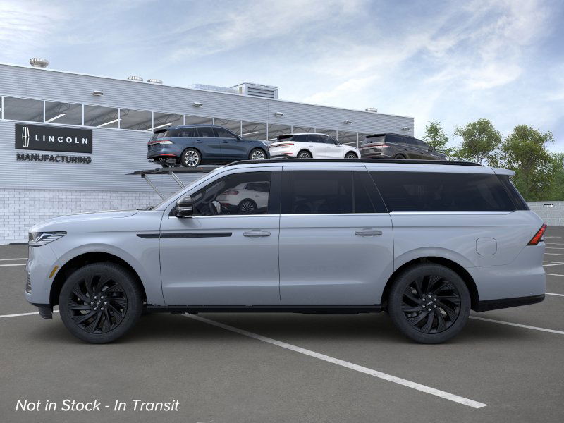 2025 Lincoln Navigator Reserve photo 3