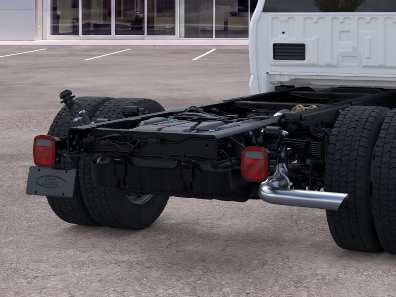 2025 Ford F-550 Super Duty Chassis Cab XL - Photo 46