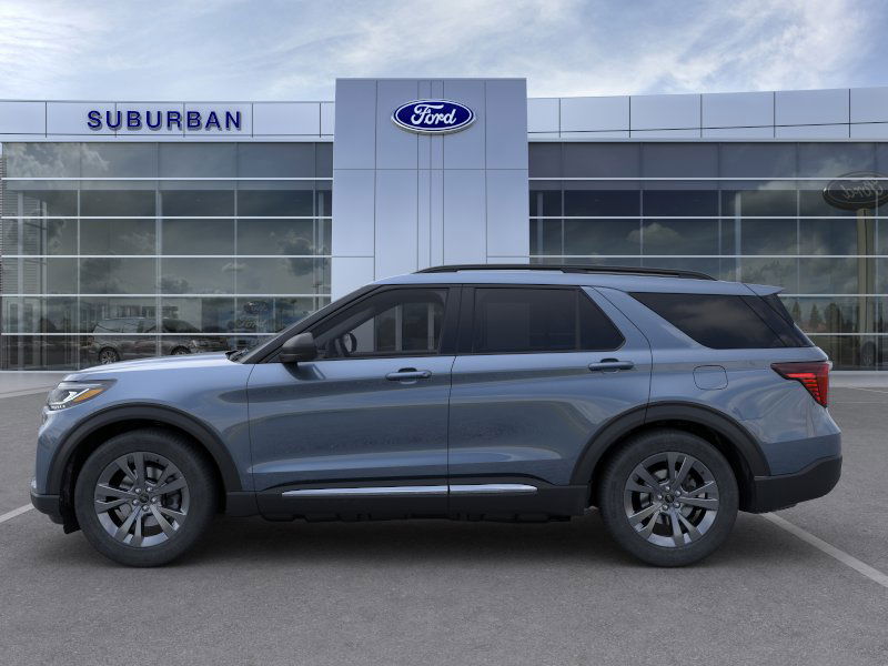 2025 Ford Explorer photo 3