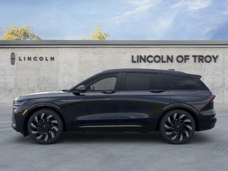 2025 Lincoln Nautilus Reserve photo 3